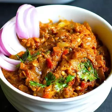 Vegetarian specialties Calgary - paneer butter masala dal makhani Indian curries